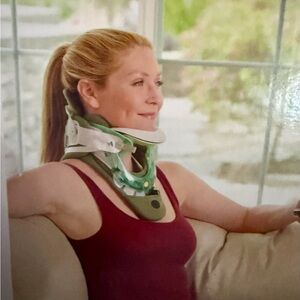 BRAND NEW! Aspen Vista Multipost Therapy Collar Neck Brace Universal Size 984250